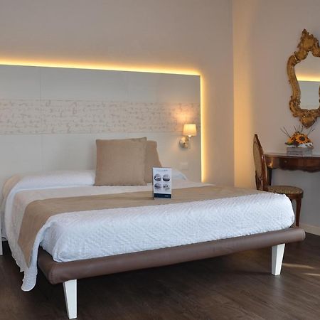 H2O Bed and Breakfast Sirmione Eksteriør billede